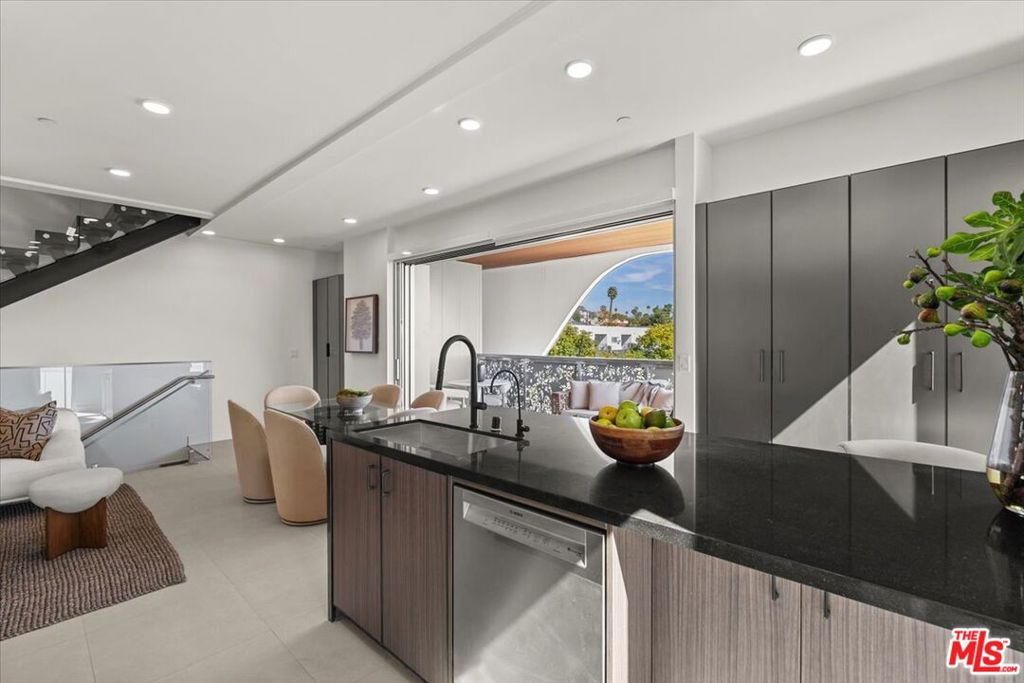 1257 N Sweetzer Avenue #403