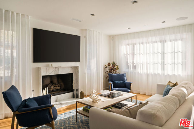 Image 26 of 72 For 705 Palisades Beach Road