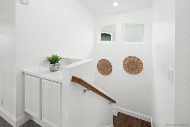 1614 Wesley Way, Vista CA: https://media.crmls.org/mediaz/5fdea309-f2af-400d-9899-f99b3e39353a.jpg