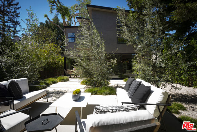 Image 17 of 44 For 3848 Vantage Avenue