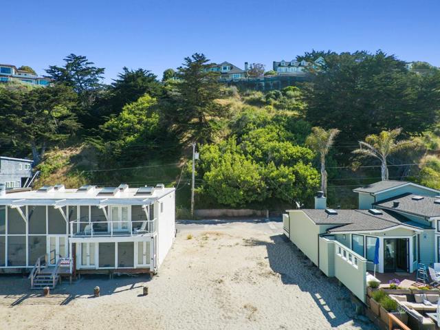 534 Beach Drive, Aptos CA: https://media.crmls.org/mediaz/5fdeb5cd-e1ca-40b8-af77-5da426503893.jpg
