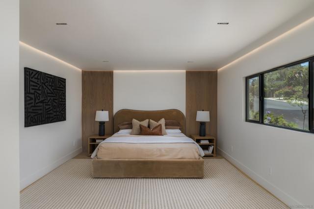5826 Soledad Mountain Rd, La Jolla CA: https://media.crmls.org/mediaz/5fded3bf-1792-4357-a427-5ed98501817d.jpg