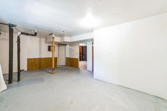 352 Cedarbrook Drive, Twin Peaks CA: https://media.crmls.org/mediaz/5fdee365-54b8-4cc2-816f-adc39a1675ac.jpg