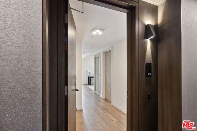 1755 Ocean Avenue, Santa Monica CA: https://media.crmls.org/mediaz/5fdef5d7-1771-4505-bd3b-cdedb0228b92.jpg