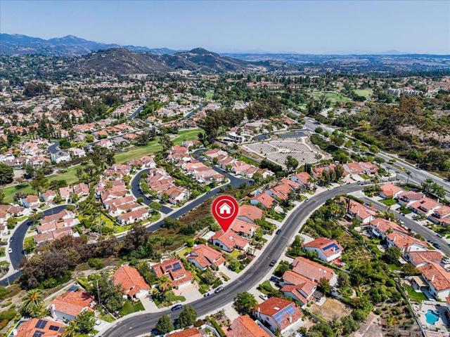 16263 Via Embeleso, San Diego CA: https://media.crmls.org/mediaz/5fe00689-d558-4d2e-b488-78f152fbb1ef.jpg