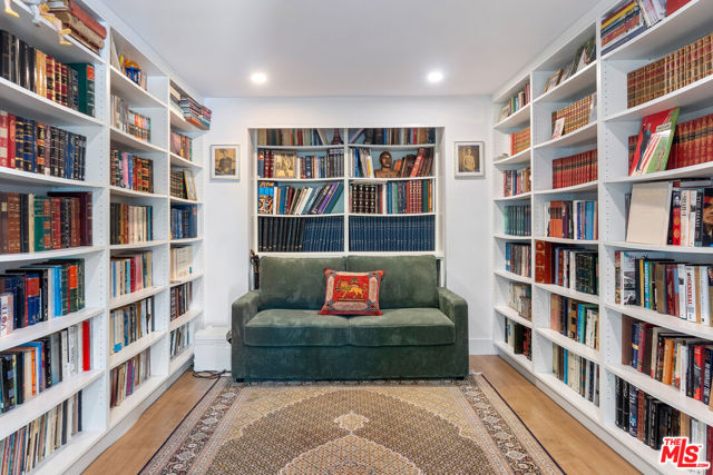 10517 Cheviot Drive, Los Angeles CA: https://media.crmls.org/mediaz/5fe0223a-d858-424f-8827-50de90015932.jpg