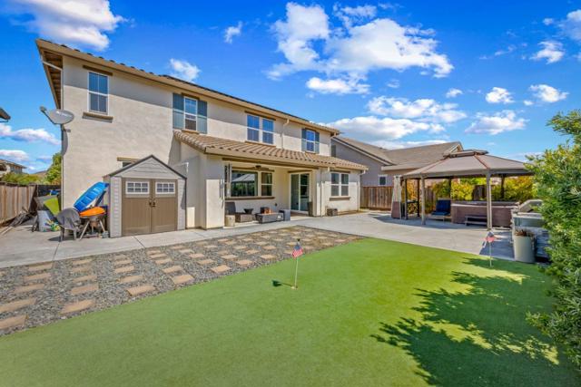 9850 Bobcat Court, Gilroy CA: https://media.crmls.org/mediaz/5fe05476-6256-46ad-9520-6e0d4c2d055c.jpg