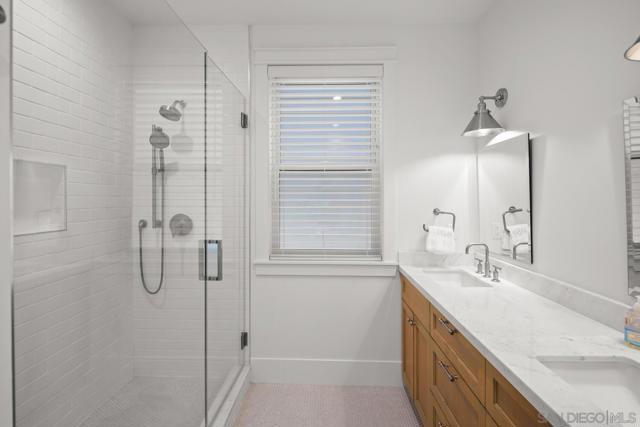 548 G Avenue, Coronado CA: https://media.crmls.org/mediaz/5fe098df-0f9b-45d1-b622-630ee3caee85.jpg