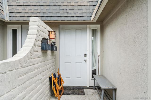 1943 45 Coast Blvd, Del Mar CA: https://media.crmls.org/mediaz/5fe0cb3e-fa18-4957-911a-2a74978bf921.jpg