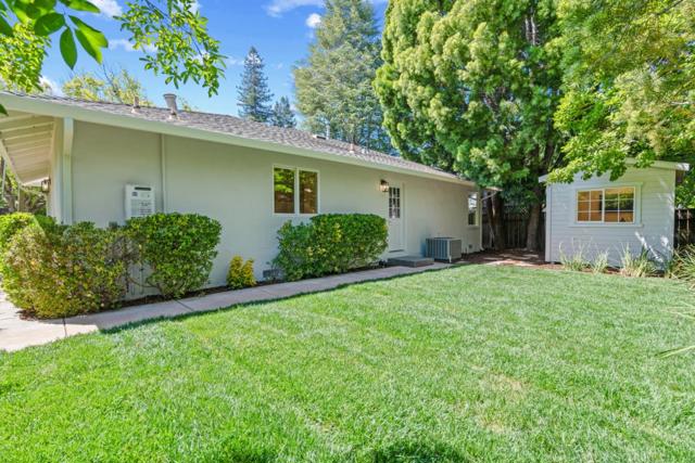240 Marmona Drive, Menlo Park CA: https://media.crmls.org/mediaz/5fe13787-f74d-4bda-87d2-1f544d73d903.jpg