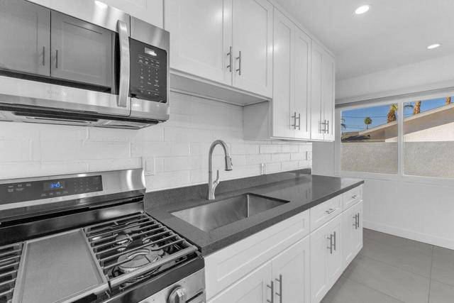 44635 San Carlos Avenue, Palm Desert CA: https://media.crmls.org/mediaz/5fe17914-8905-42ac-9b75-d12ab58d4422.jpg