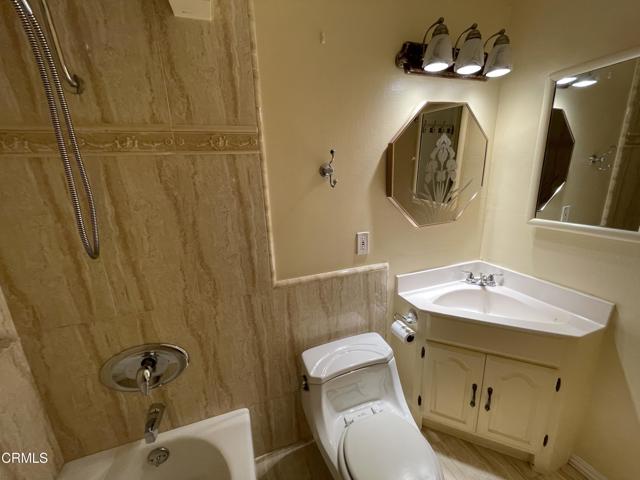 2607 Spinnaker Avenue, Port Hueneme CA: https://media.crmls.org/mediaz/5fe17c64-6c41-4c2a-b59f-7eeaeac05b02.jpg