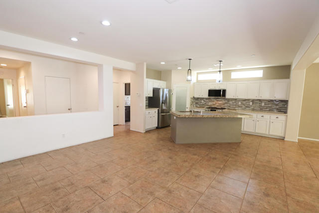 1197 Oro Rdg, Palm Springs CA: https://media.crmls.org/mediaz/5fe1f884-ae92-48b3-8367-883cf79ac28d.jpg