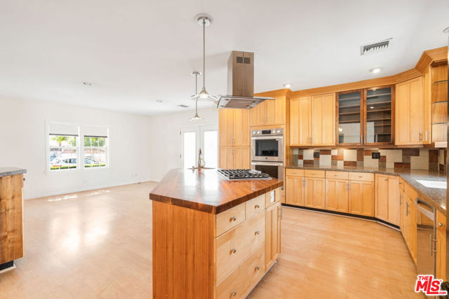 3 Bed Home for Sale in Burbank, California
