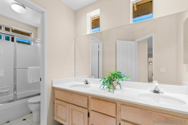 13583 Scarsdale Way, San Diego CA: https://media.crmls.org/mediaz/5fe2d6bd-d43a-4346-b105-0872fcfff65e.jpg