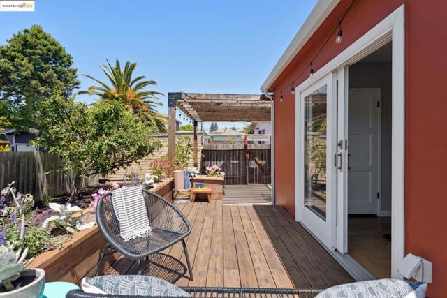 2634 Acton, Berkeley CA: https://media.crmls.org/mediaz/5fe2e113-7d8f-4d6f-80b7-6b79b633a276.jpg
