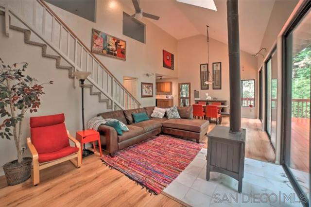 16885 Laurel Road, Los Gatos CA: https://media.crmls.org/mediaz/5fe2e33e-3f1e-49f4-bd37-3f6384944a69.jpg