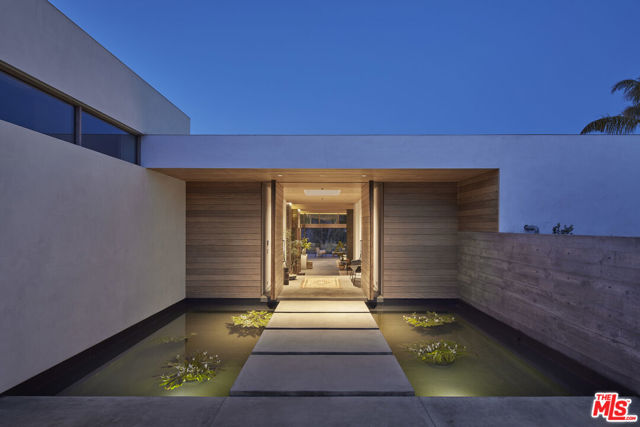 6708 Wildlife Road, Malibu CA: https://media.crmls.org/mediaz/5fe3a74d-b4ab-47ee-8c15-aa7c2df3a0d6.jpg