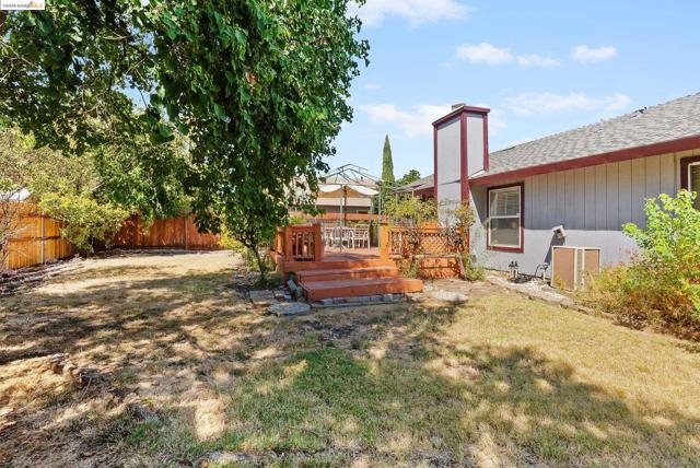 Image 35 of 39 For 8038 Torrente Way