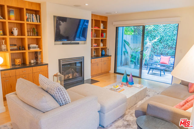 880 Hilldale Avenue, West Hollywood CA: https://media.crmls.org/mediaz/5fe461b5-4696-4f41-9640-188c007202c4.jpg