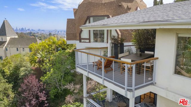 3162 Durand Drive, Los Angeles CA: https://media.crmls.org/mediaz/5fe4ac94-6ea0-4dcb-8a28-0c5c73f8304b.jpg