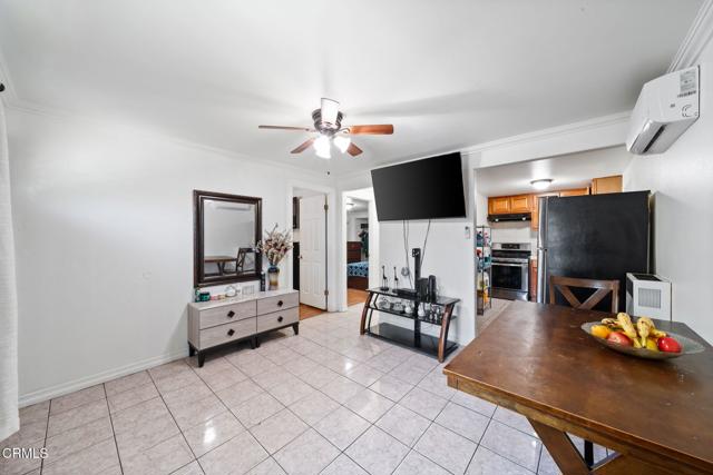1449 1451 E 75th Street, Los Angeles CA: https://media.crmls.org/mediaz/5fe4b035-8be3-446d-8f1f-68e6a656ad8b.jpg