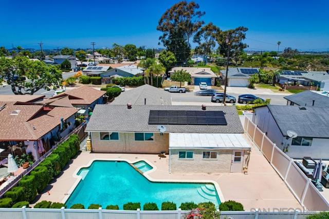 5215 Palmyra Ave, San Diego CA: https://media.crmls.org/mediaz/5fe4c3ef-7864-4645-9c1f-a3a159c726f0.jpg