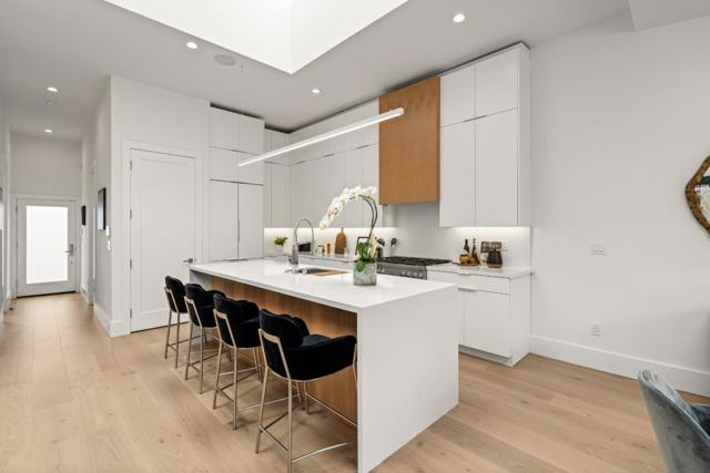17 30th Street, San Francisco CA: https://media.crmls.org/mediaz/5fe58d3f-1359-4412-b632-4bc591bfd565.jpg