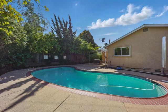4510 Calaveras Avenue, Fremont CA: https://media.crmls.org/mediaz/5fe7d4f1-0798-42d2-a6d0-612875651f0b.jpg