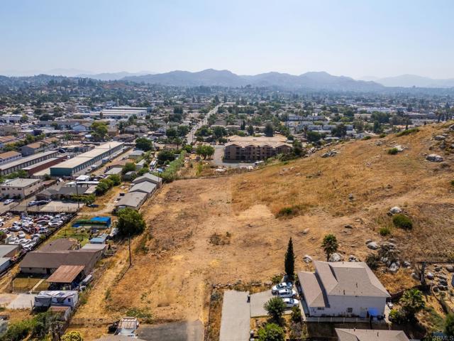 1161 N Anza Street, El Cajon CA: https://media.crmls.org/mediaz/5fe8604d-137e-4c4e-8029-a6bb0b8a0ae0.jpg
