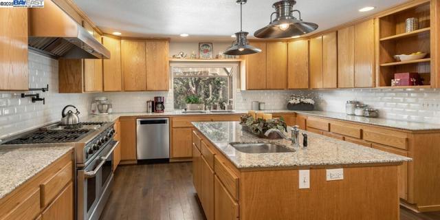 25025 State Highway 88, Pioneer CA: https://media.crmls.org/mediaz/5fe91828-a02b-4283-9750-74c0f98ec99d.jpg