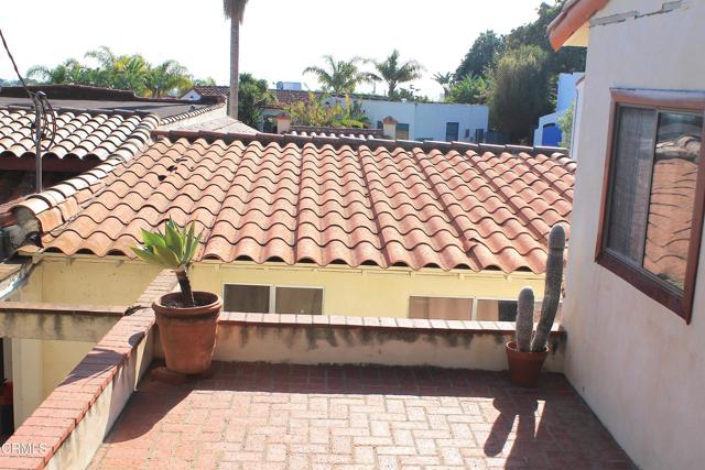 1693 Poli Street, Ventura CA: https://media.crmls.org/mediaz/5fe9b441-0431-467a-97f4-2eae74651506.jpg