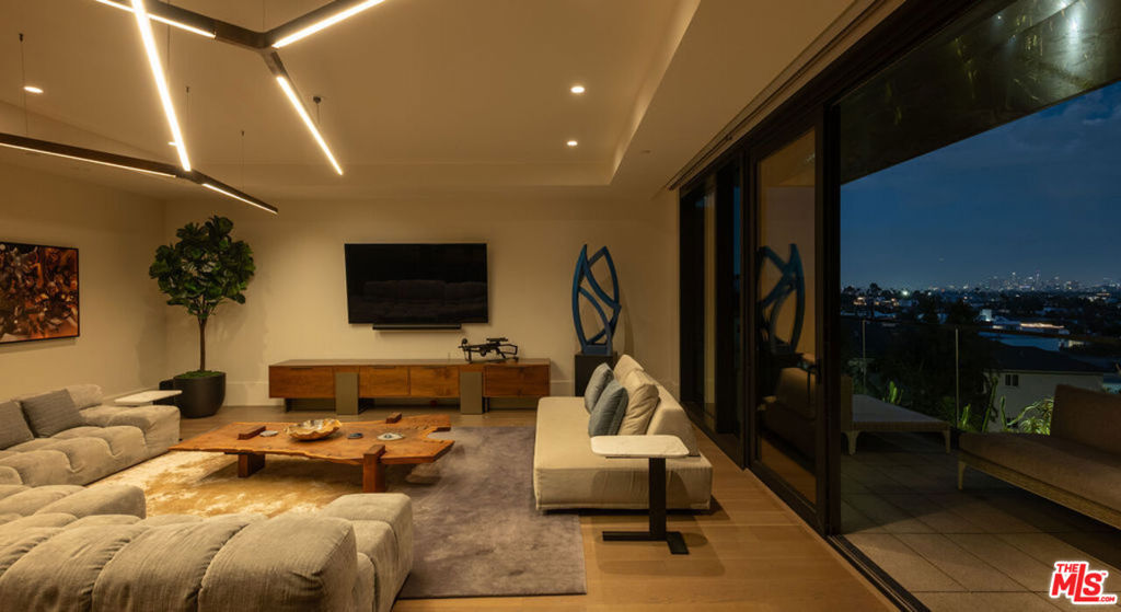 MLS #26857917 image #2