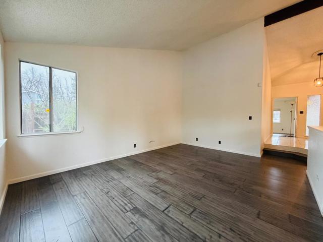 1100 Terra Way, Roseville CA: https://media.crmls.org/mediaz/5fe9e65f-09ee-4ad1-ba33-ff86f6be2e58.jpg