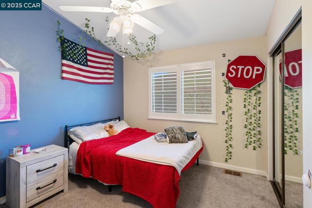 313 Willowwood Ct, Vacaville CA: https://media.crmls.org/mediaz/5fea8748-7461-44a6-a261-3ed051f1784e.jpg