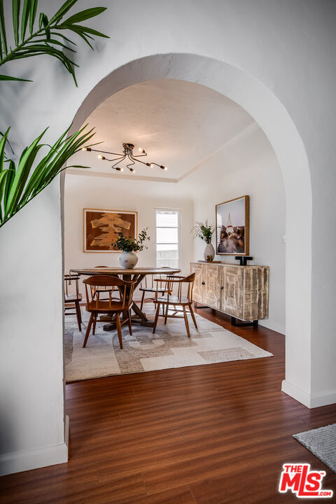 3137 Lindo Street, Los Angeles CA: https://media.crmls.org/mediaz/5feb6af7-cc19-425c-9324-50c6ecdda627.jpg