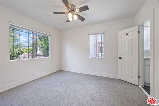 2840 S Mansfield Avenue, Los Angeles CA: https://media.crmls.org/mediaz/5fec3008-eb66-4d65-88bb-1f334fe1498a.jpg