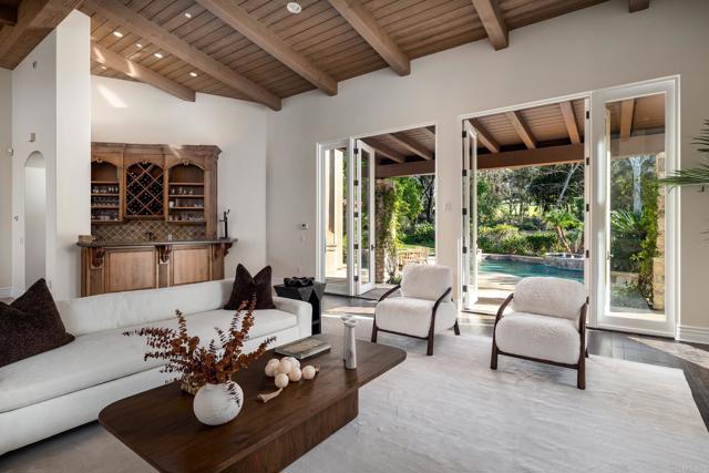 Detail Gallery Image 15 of 43 For 6627 Calle Ponte Bella, Rancho Santa Fe,  CA 92091 - 5 Beds | 6/1 Baths