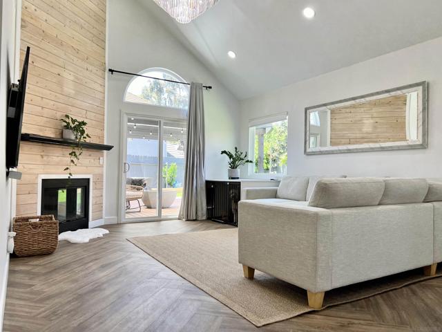 10632 Rancho Carmel Dr, San Diego CA: https://media.crmls.org/mediaz/5fec9be5-1fcc-462e-aa5e-174db46d3b1c.jpg