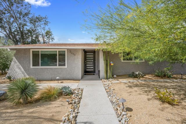 3059 N Biskra Road, Palm Springs CA: https://media.crmls.org/mediaz/5fecbf94-14c3-49f4-a7bd-f91a2a85fcec.jpg
