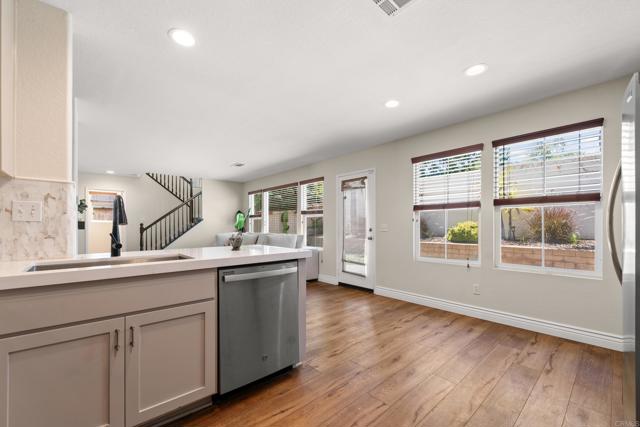 359 Franciscan Way, Oceanside CA: https://media.crmls.org/mediaz/5fecfb27-47c5-47cf-86b8-e84e4debff00.jpg