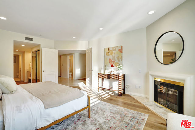 Drew Fenton | 11690 Montana Avenue Los Angeles CA | MLS: 7295317 Drew Fenton | 11690 Montana Avenue Los Angeles CA | MLS: 7295317