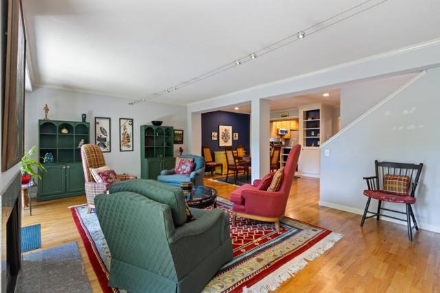 1096 Prevost Court, San Jose CA: https://media.crmls.org/mediaz/5fed830a-da61-40c9-bb60-c9cfca1ab66a.jpg