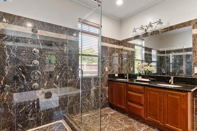 1673 Richardson Court, Concord CA: https://media.crmls.org/mediaz/5fed86d7-cf04-4ab4-a261-3f7b12442122.jpg