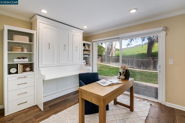 Image 15 of 32 For 855 Columbine Ct