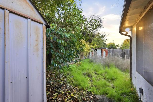 31047 Brae Burn Avenue, Hayward CA: https://media.crmls.org/mediaz/5fee2e28-89a5-435a-b2fb-990bac734090.jpg