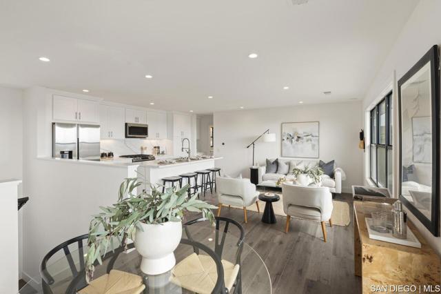 1170 Chinquapin AVE, Carlsbad CA: https://media.crmls.org/mediaz/5fee9e11-2976-4c3d-8038-b00ef9c398df.jpg