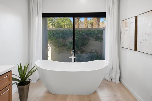 56300 Pebble Beach, La Quinta CA: https://media.crmls.org/mediaz/5feea695-7ce9-45be-88e8-e4567b6346ef.jpg