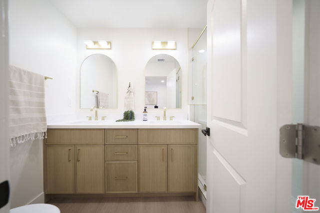 2618 Brian Avenue, Torrance CA: https://media.crmls.org/mediaz/5feeb2c9-0753-4eaf-a1fe-902c2223e296.jpg