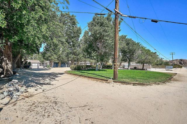 Detail Gallery Image 13 of 46 For 10298 Custer Ave, Lucerne Valley,  CA 92356 - 5 Beds | 2/1 Baths